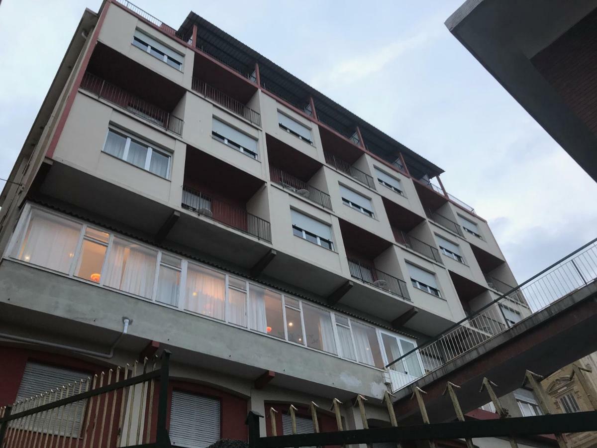 Hotel Robinia Империя Экстерьер фото